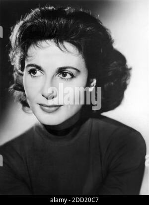 Actrice anglaise Yvonne Mitchell, tête et épaules Publicité Portrait, années 1950 Banque D'Images