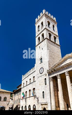 Torre del Popolo à Assise, Italie Banque D'Images