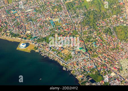 Vue aérienne de la ville de Tacloban à Leyte, Philippines Banque D'Images