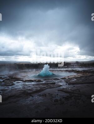 Geysir, parfois connu sous le nom de Grand Geysir, est un geyser dans le sud-ouest de l'Islande. C'était le premier geyser décrit dans une source imprimée et le premier Banque D'Images