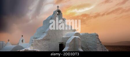 L'église de Panagia Paraportiani est située dans le quartier de Kastro, dans la ville de Chora, sur l'île grecque de Mykonos. Son nom literall Banque D'Images