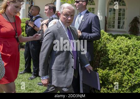 Le procureur général Jeffrey sessions quitte le jardin des roses après une journée nationale de prière à la Maison Blanche à Washington, DC, Etats-Unis, le 3 mai 2018. Photo par Alex Edelman/CNP/ABACAPRESS.COM Banque D'Images