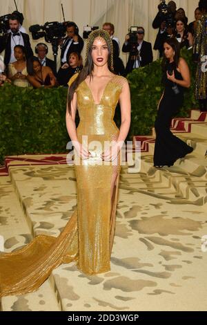 Olivia Munn assistant à l'Institut de costume avantage au Metropolitan Museum of Art célébrant l'ouverture des corps célestes : la mode et l'imagination catholique. The Metropolitan Museum of Art, New York, New York, 7 mai 2018. Photo de Lionel Hahn/ABACAPRESS.COM Banque D'Images