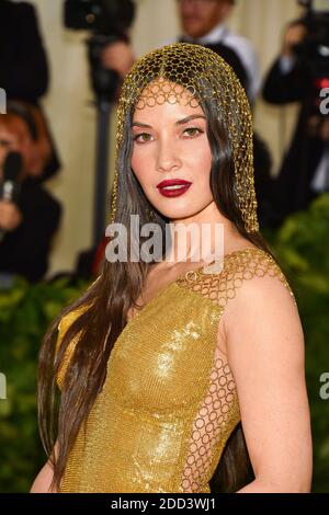 Olivia Munn assistant à l'Institut de costume avantage au Metropolitan Museum of Art célébrant l'ouverture des corps célestes : la mode et l'imagination catholique. The Metropolitan Museum of Art, New York, New York, 7 mai 2018. Photo de Lionel Hahn/ABACAPRESS.COM Banque D'Images