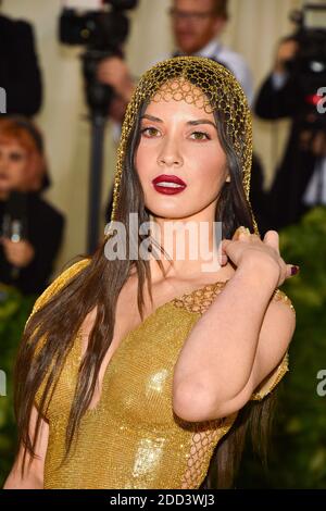 Olivia Munn assistant à l'Institut de costume avantage au Metropolitan Museum of Art célébrant l'ouverture des corps célestes : la mode et l'imagination catholique. The Metropolitan Museum of Art, New York, New York, 7 mai 2018. Photo de Lionel Hahn/ABACAPRESS.COM Banque D'Images