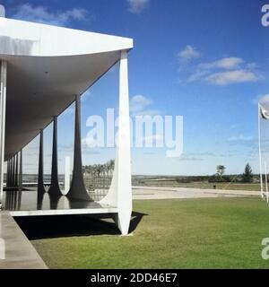 Das Palacio do Alvorada à Brasilia, Brésil 1960 er Jahre. Le Palacio do Alvorada à Brasilia, Brésil 60. Banque D'Images