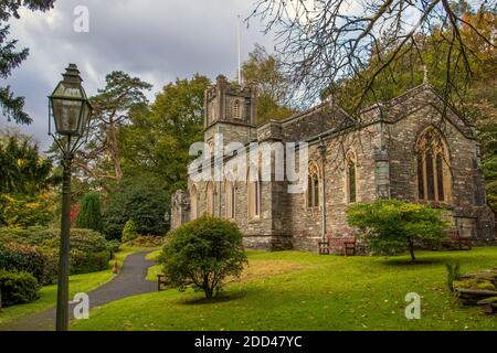 Eglise St Mary, Rydal près de la maison du poète William Wordsworth, Rydal Mount dans le district des lacs anglais près d'Ambleside, Cumbria, Royaume-Uni Banque D'Images