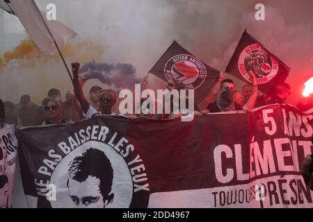 Plusieurs dizaines de militants antifascistes se sont réunis pour commémorer les 5 ans de l'assassinat de Clément Meric, un militant antifasciste, tué lors d'un combat contre des militants de l'extrême droite. Paris, France, 2 juin 2018. Photo de Samuel Boivin/ABACAPRESS.COM Banque D'Images