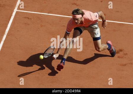 Alexander Zverev, joueur allemand, joue au troisième tour de l'Open de tennis français 2018, dans le stade Roland-Garros, Paris, France, le 3 juin 2018. Photo de Henri Szwarc/ABACAPRESS.COM Banque D'Images