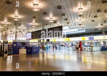 Hanovre, Allemagne - 9 août 2020 : terminal A de l'aéroport de Hanovre en Allemagne. Banque D'Images