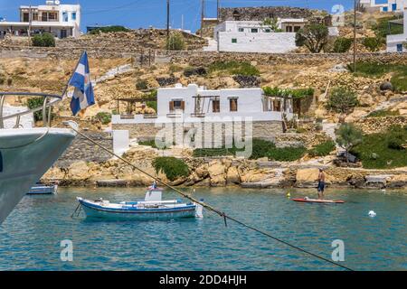 Sifnos appartient au groupe des îles Cyclades et se trouve au cœur de la mer Égée, à proximité des îles Milos et Serifos. Avec le typique Cyclades Banque D'Images