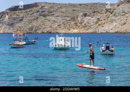 Sifnos appartient au groupe des îles Cyclades et se trouve au cœur de la mer Égée, à proximité des îles Milos et Serifos. Avec le typique Cyclades Banque D'Images