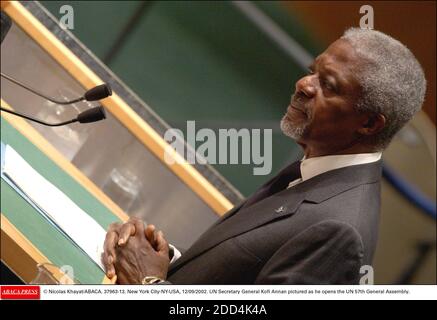 Photo du dossier - le Secrétaire général de l'ONU, Kofi Annan, est photographié à l'ouverture de la 57e Assemblée générale des Nations Unies. New York City-NY-USA, 12/09/2002. Selon ses collaborateurs, Kofi Annan, ancien secrétaire général de l'ONU qui a remporté le prix Nobel de la paix pour son travail humanitaire, est décédé à l'âge de 80 ans. Photo de Nicolas Khayat/ABACAPRESS.COM Banque D'Images