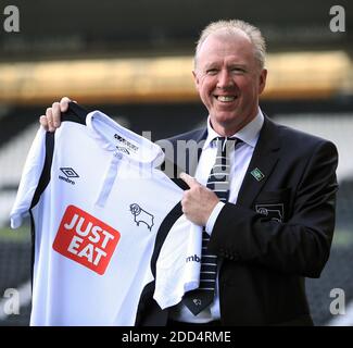 Photo du dossier datée du 14-10-2016 de Steve McClaren, directeur du comté de New Derby. Banque D'Images