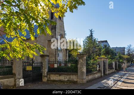RUSE, BULGARIE - 2 NOVEMBRE 2020 : Église méthodiste unie au centre de la ville de Ruse, Bulgarie Banque D'Images