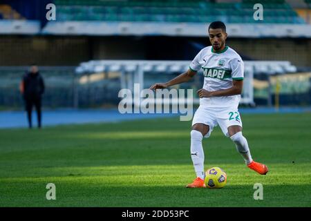 Vérone, Italie. 22 novembre 2020. Verona, Italie, Marcantonio Bentegodi Stadium, 22 Nov 2020, Jeremy Toljan (US Sassuolo Calcio) pendant Hellas Verona vs Sassuolo - football italien Serie A Match - Credit: LM/Francesco Scaccianoce Credit: Francesco Scaccianoce/LPS/ZUMA Wire/Alay Live News Banque D'Images