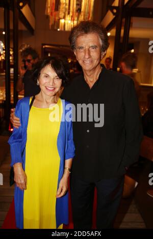 Exclusif - Jack Lang et son épouse Monique Buczynski assistent à la fête d'ouverture du 11ème Festival du film d'Angoulême, à Angoulême, France, le 21 août 2018. Photo de Jerome Domine/ABACAPRESS.COM Banque D'Images