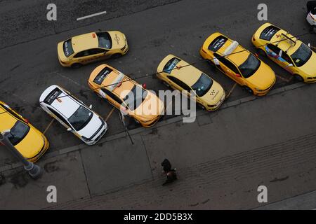 Place de parking de taxi, Moscou Russie Banque D'Images