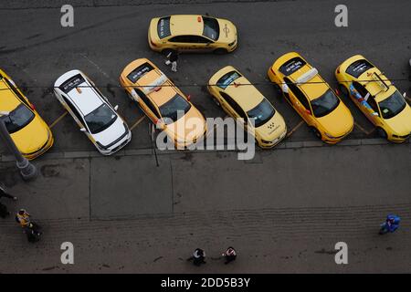 Place de parking de taxi, Moscou Russie Banque D'Images