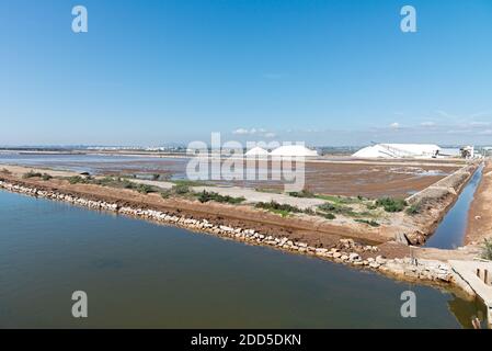 Vue panoramique sur une solution saline Tavira en Algarve, Portugal Banque D'Images