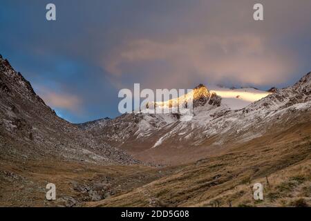 Géographie / Voyage, Autriche, Tyrol, vent, lever du soleil à la Fineilspitze (pic), vallée d'Oetz, droits-supplémentaires-dégagement-Info-non-disponible Banque D'Images