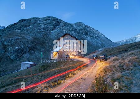 Géographie / Voyage, Autriche, Tyrol, vent, Martin-Busch-Huette près de la nuit, Alpes d'Oetztal, droits-supplémentaires-dégagement-Info-non-disponible Banque D'Images