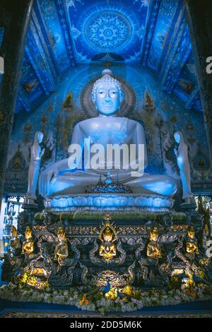 Wat Rong Suea Ten, le Temple Bleu de Chiang Rai, province de Chiang Mai, Thaïlande Banque D'Images