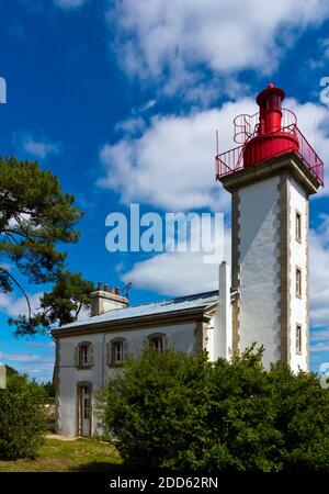 Phare de la Pointe de Combrit à Sainte Marine près de Benodet à l'embouchure de l'Odet dans le Finistère Bretagne nord-ouest de la France. Banque D'Images