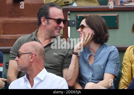 L'acteur Jean Dujardin et sa femme Nathalie Pechalat assistent à la finale masculine de l'Open de France 2018 - Fête de la jeunesse à Roland Garros le 10 juin 2018 à Paris, France. Photo de Laurent Zabulon/ABACAPRESS.COM Banque D'Images