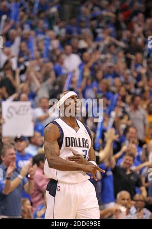 PAS DE FILM, PAS DE VIDÉO, PAS de TV, PAS DE DOCUMENTAIRE - le gardien de tir de Dallas Mavericks Jason Terry (31) hurle chez les fans de Mavs dans un délai de 3ème période au cours du match 4 de la NBA Western Conference Playoffs Basketball Match, Los Angeles Lakers vs Dallas Mavericks au American Airlines Center à Dallas, TX, États-Unis le 8 mai 2011. Les Mavericks de Dallas ont battu les Lakers de Los Angeles, 122-86. Photo de Paul Moseley/fort Worth Star-Telegram/MCT/ABACAPRESS.COM Banque D'Images