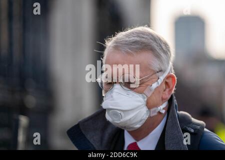 Londres, Royaume-Uni. 24 novembre 2020. Le député de Hilary Benn, membre travailliste du Parlement de Leeds central et président inaugural de la nouvelle sortie du Comité spécial de l'Union européenne crédit: Ian Davidson/Alay Live News Banque D'Images