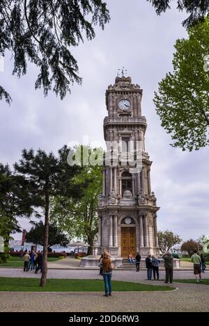 Tour de l'horloge au palais de Dolmabahce, Istanbul, Turquie, Europe de l'est Banque D'Images