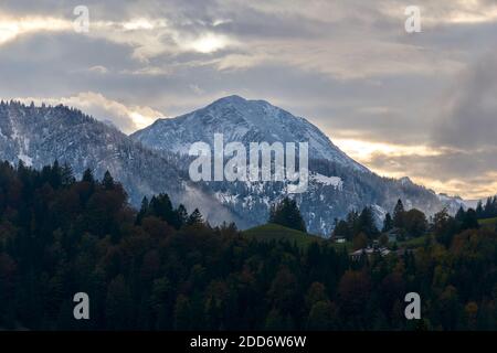 Paysage à Sudelfeld en Bavière montrant la montagne Hochmiesing Banque D'Images
