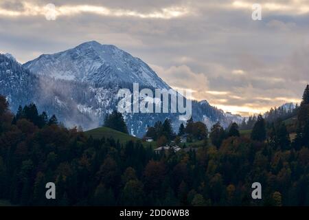 Paysage à Sudelfeld en Bavière montrant la montagne Hochmiesing Banque D'Images