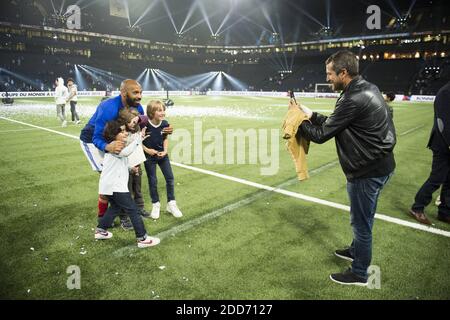 Thierry Henry, Guillaume Canet lors d'une exposition de football entre l'équipe nationale française de football de la coupe du monde 1998 et FIFA 98 composée d'anciens joueurs internationaux, pour marquer le 20e anniversaire de la victoire de la coupe du monde 1998 en France, le 12 juin 2018 à l'U Arena de Nanterre, près de Paris. Photo par ELIOT BLONDT/ABACAPRESS.COM Banque D'Images