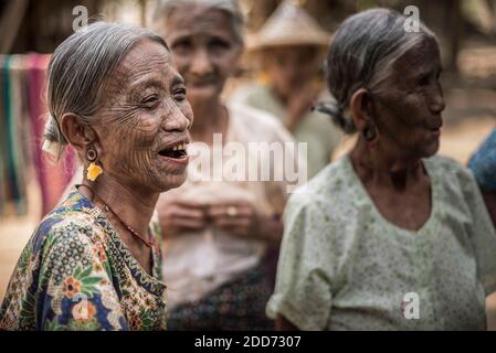 Femme tatouée d'un village de Chin Tribe, État de Chin, Myanmar (Birmanie) Banque D'Images