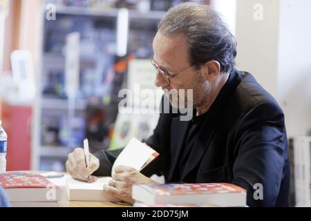 L'écrivain français Marc Levy assiste à la signature d'un livre à Furet du Nord le 12 juin 2018 à Lille, France. Photo de Sylvain Lefevre/ABACAPRESS.COM Banque D'Images