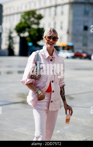 Street style, Marianne Theodorsen arrivant aux designers Remix printemps été 2019 prêt-à-porter spectacle tenu à Hambrosgade à Copenhague, Danemark, le 9 août 2018. Photo de Marie-Paola Bertrand-Hillion/ABACAPRESS.COM Banque D'Images