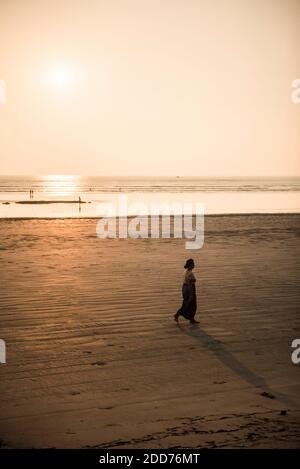 Plage de Maungmagan au coucher du soleil, Dawei, région de Tanintharyi, Myanmar (Birmanie) Banque D'Images