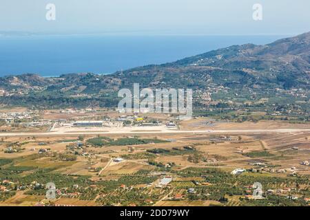 Zakynthos, Grèce - 20 septembre 2020 : photo aérienne de l'aéroport de Zakynthos en Grèce. Banque D'Images