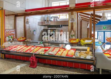 Como, Italie - 15 juin 2019 : pâtes fraîches au marché intérieur des agriculteurs de Côme, Italie. Banque D'Images