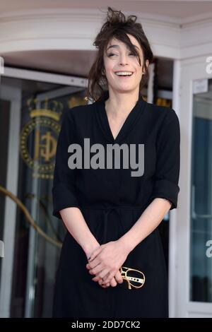 Adrienne Pauly participe à un photocall dans le cadre du 32e Festival du film de Cabourg à Cabourg, en France, le 14 juin 2018. Photo d'Aurore Marechal/ABACAPRESS.COM Banque D'Images
