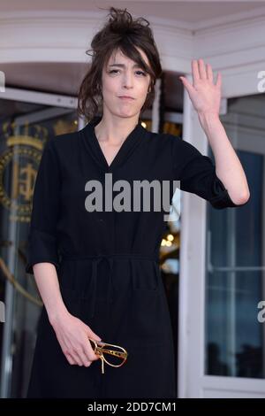 Adrienne Pauly participe à un photocall dans le cadre du 32e Festival du film de Cabourg à Cabourg, en France, le 14 juin 2018. Photo d'Aurore Marechal/ABACAPRESS.COM Banque D'Images