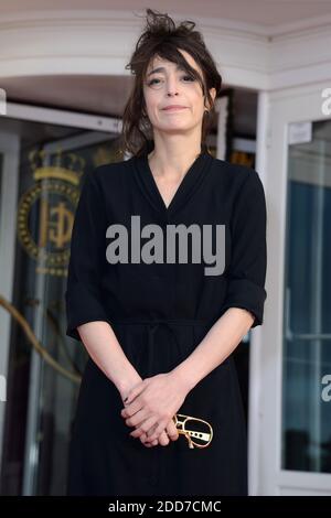Adrienne Pauly participe à un photocall dans le cadre du 32e Festival du film de Cabourg à Cabourg, en France, le 14 juin 2018. Photo d'Aurore Marechal/ABACAPRESS.COM Banque D'Images