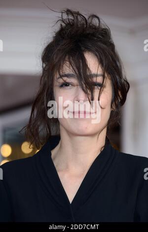 Adrienne Pauly participe à un photocall dans le cadre du 32e Festival du film de Cabourg à Cabourg, en France, le 14 juin 2018. Photo d'Aurore Marechal/ABACAPRESS.COM Banque D'Images