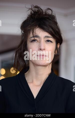 Adrienne Pauly participe à un photocall dans le cadre du 32e Festival du film de Cabourg à Cabourg, en France, le 14 juin 2018. Photo d'Aurore Marechal/ABACAPRESS.COM Banque D'Images