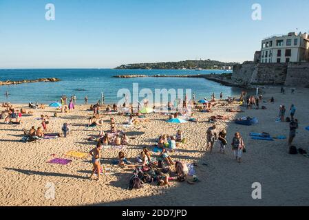 Plage de la Gravette, Antibes, Provence-Alpes-Côte d'Azur, Sud de la France, Europe, Europe Banque D'Images