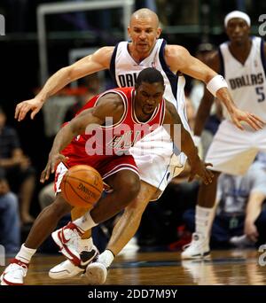 PAS DE FILM, PAS DE VIDÉO, PAS de TV, PAS DE DOCUMENTAIRE - Jason Kidd de Dallas Mavericks garde Chicago Bulls Ben Gordon (7) dans la première moitié de la pièce à l'American Airlines Center à Dallas, TX, Etats-Unis le 25 février 2008. Le Dallas Masverick a gagné 102-94. Photo de Jeffery Washington/fort Worth Star-Telegram/MCT/Cameleon/ABACAPRESS.COM Banque D'Images