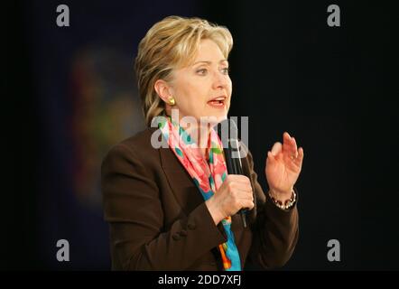 PAS DE FILM, PAS DE VIDÉO, PAS de TV, PAS DE DOCUMENTAIRE - la candidate démocrate à la présidence Hillary Clinton parle lors d'un rassemblement à Johnstown, PA, Etats-Unis, le dimanche 20 avril 2008. Photo de David Swanson/Philadelphia Inquirer/MCT/ABACAPRESS.COM Banque D'Images