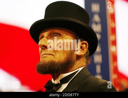 PAS DE FILM, PAS DE VIDÉO, PAS de TV, PAS DE DOCUMENTAIRE - délégué George Englebach fait un regard Abraham Lincoln lors de la Convention nationale républicaine au Xcel Energy Center de St. Paul, MN, Etats-Unis, le mardi 2 septembre 2008. Photo de Brian Baer/Sacramento Bee/MCT/ABACAPRESS/COM Banque D'Images